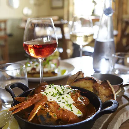 The Plough & イン スカーバラ