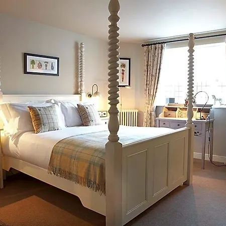 The Plough & 5*