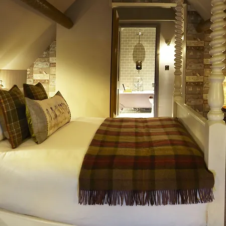 The Plough & 5*