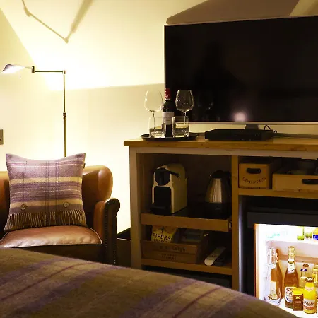 The Plough & 5*