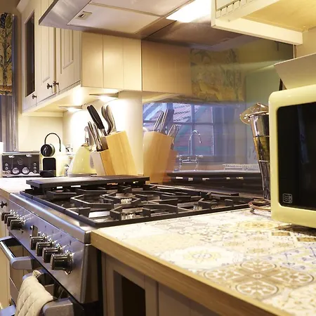 Fogadó The Plough & 5*