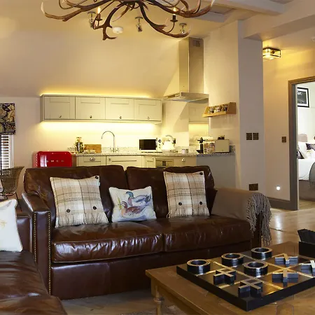 The Plough & 5*