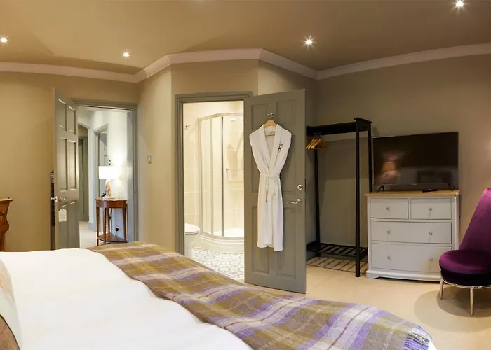 Мини-отель The Plough &