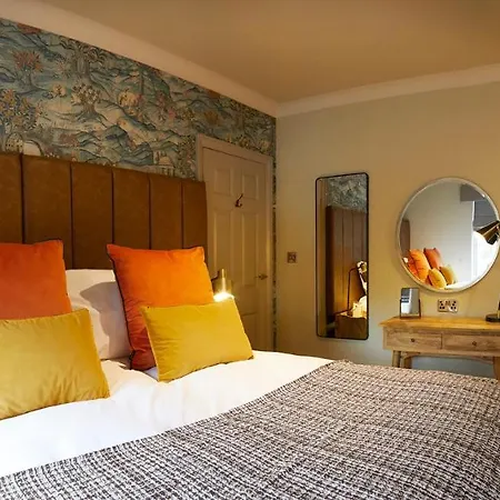 The Plough & 5*