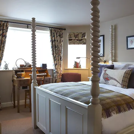 The Plough & 5*