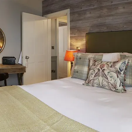 The Plough & Zajazd 5*