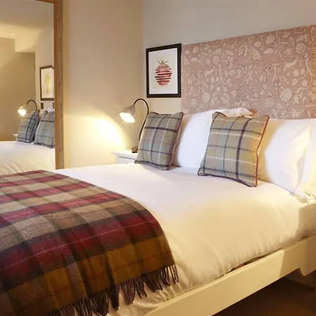 The Plough & 5*